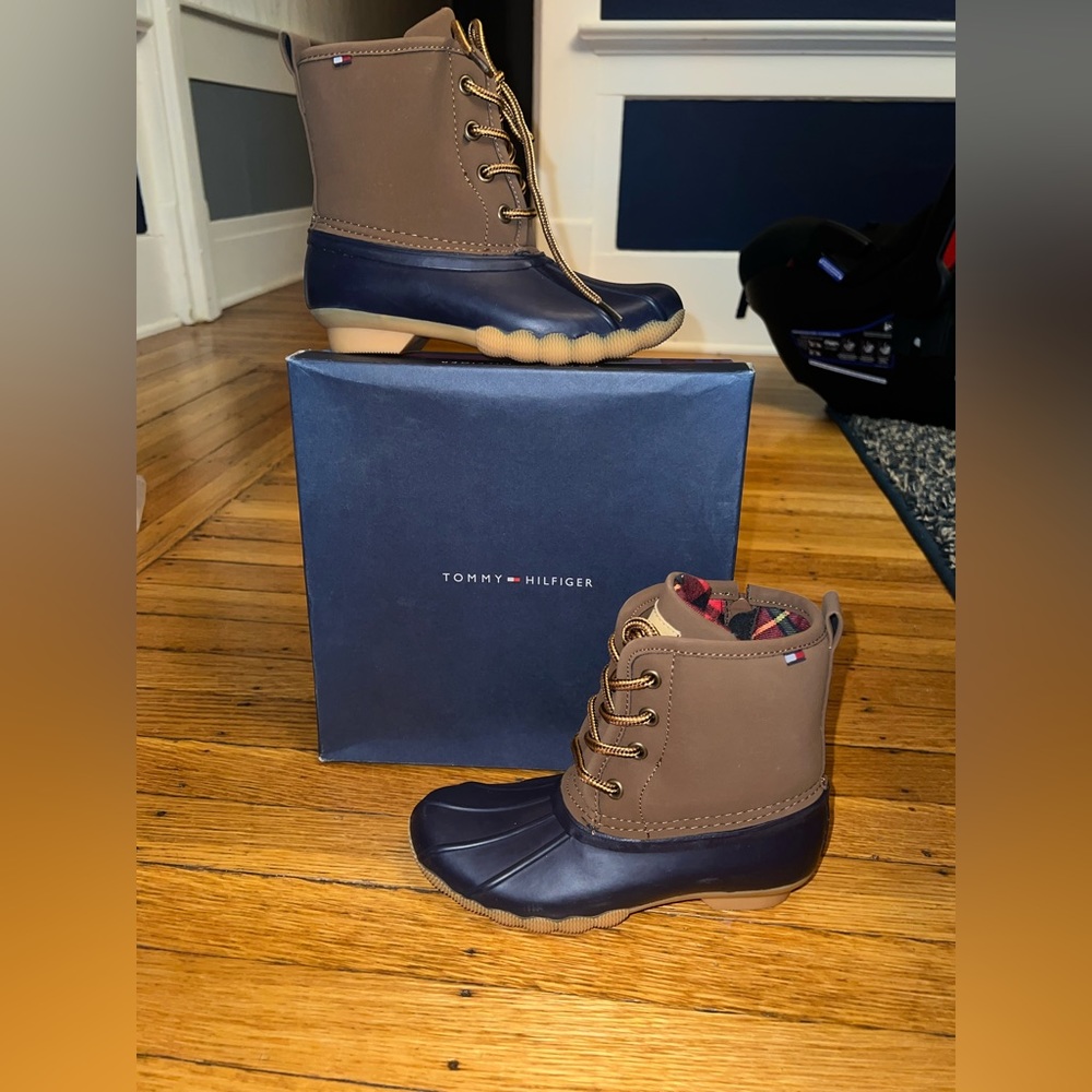 Tommy Hilfiger Kids Size 1 NWT